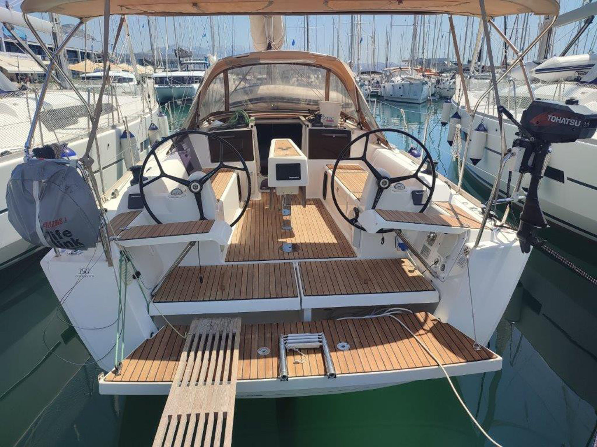 5573078620000100426_Spinaker_main.jpg