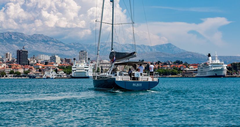Beneteau OCEANIS YACHT 54 BIG BLUE