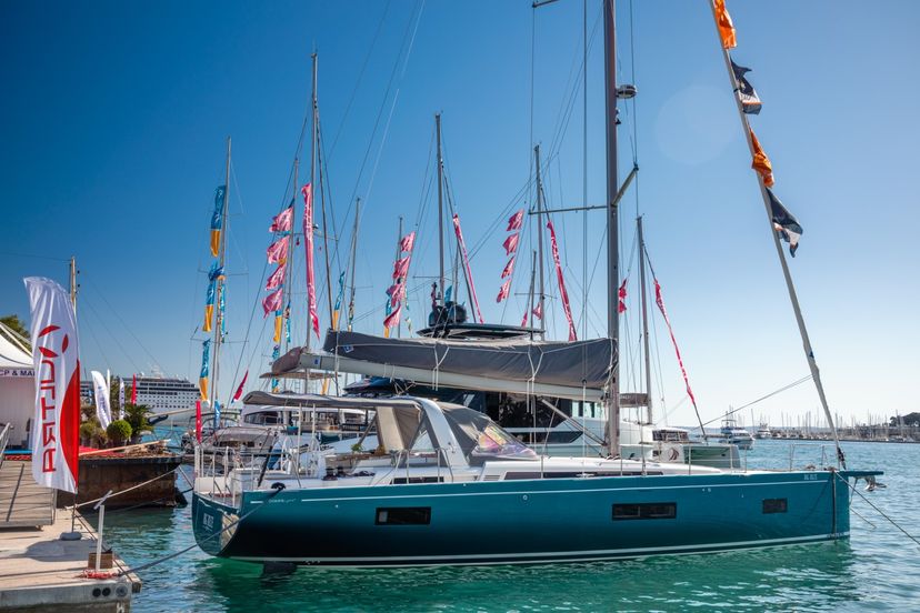 Beneteau OCEANIS YACHT 54 BIG BLUE