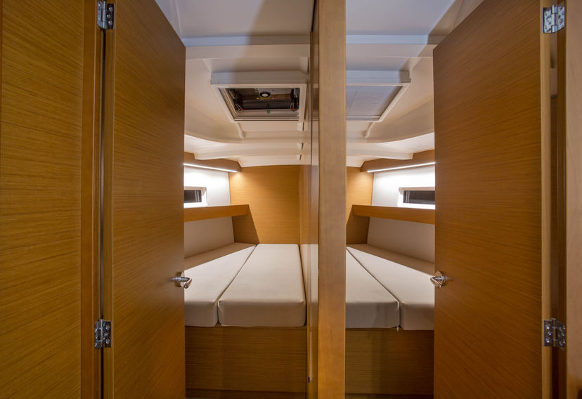 Jeanneau 40 Deep Water