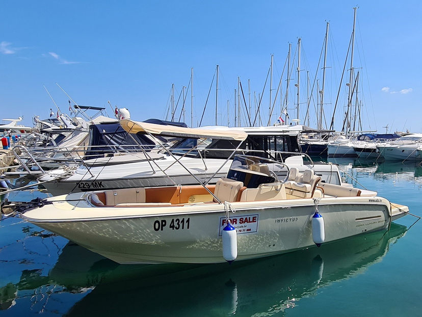 Invictus Yacht 80 Invictus 280