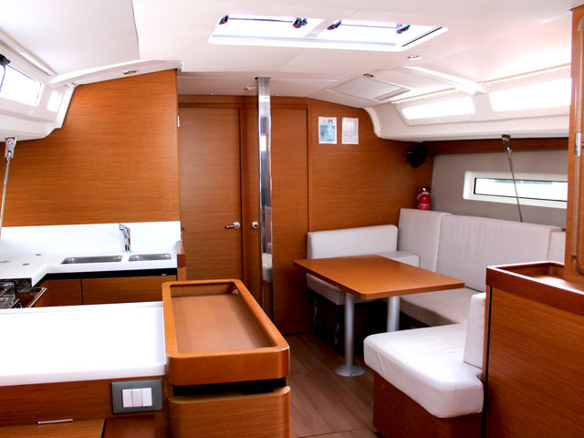 Jeanneau 40 Sunsail 44 SO Premium