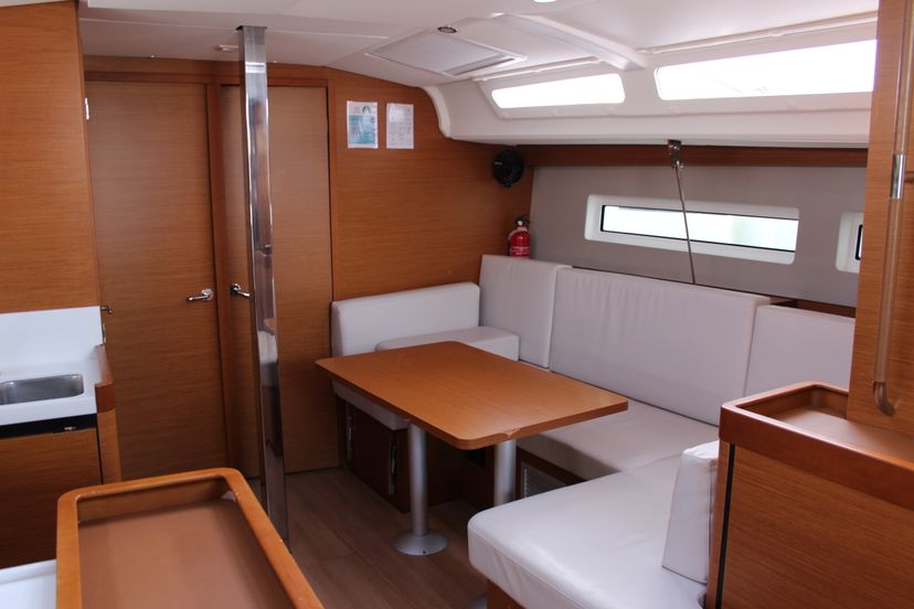 Jeanneau 40 Sunsail 44 SO Premium
