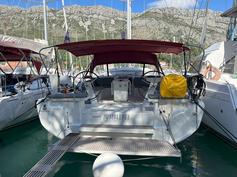 Beneteau OCEANIS 46.1 BUMBLEBEE