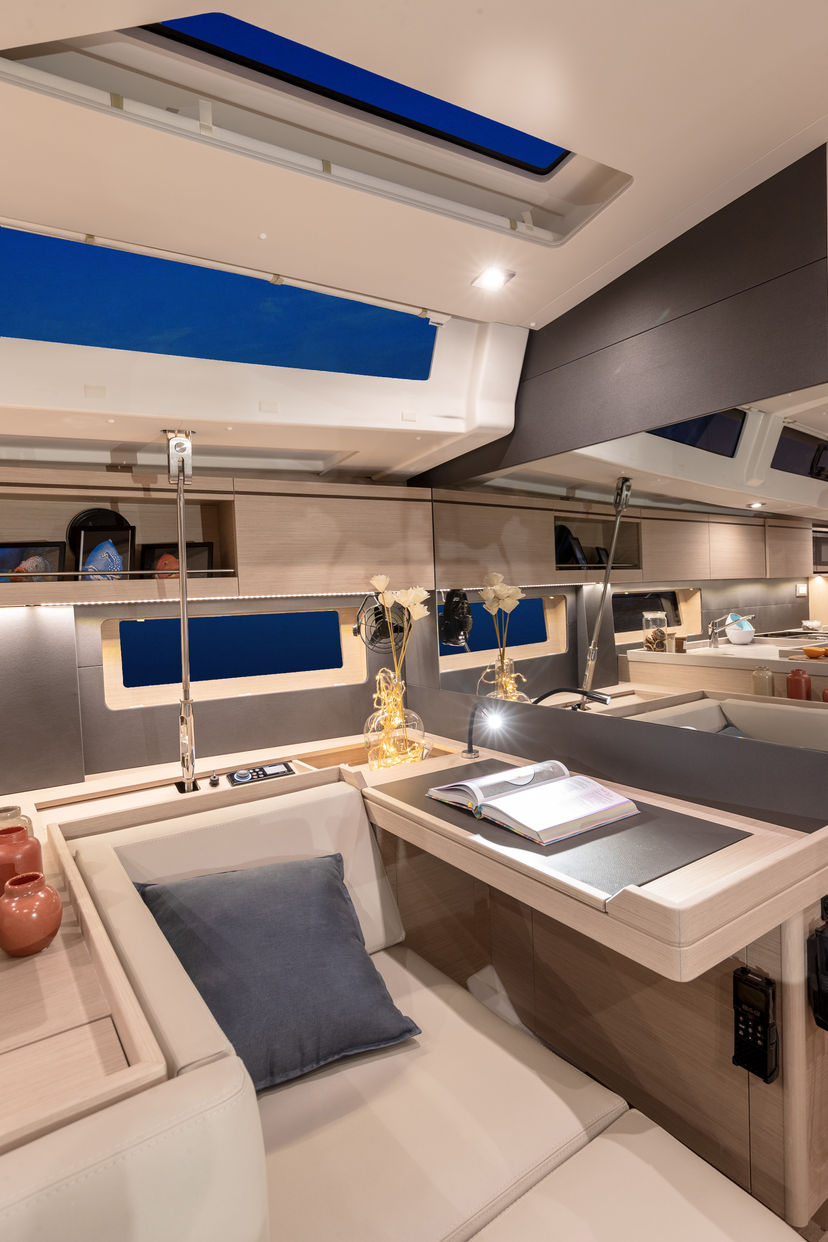 Jeanneau 52 Moorings 52.4 Exclusive