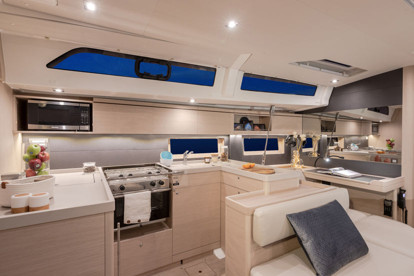 Jeanneau 52 Moorings 52.4 Exclusive