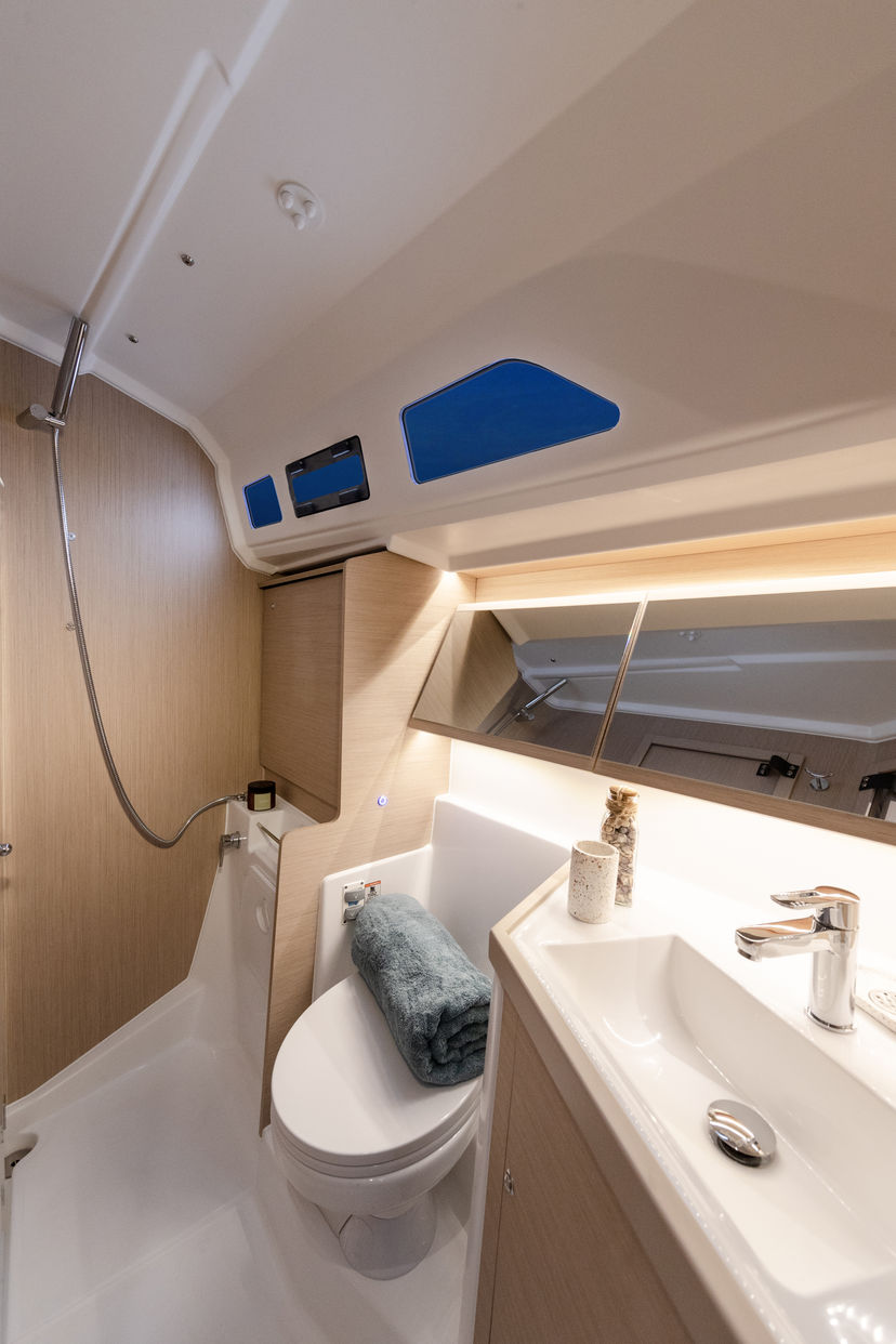 Beneteau 40 Moorings 42.3 Exclusive