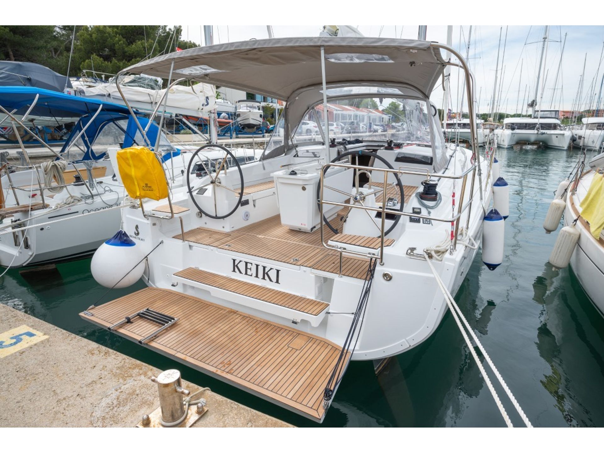 56468611454400172_Oceanis401_Keiki_Cockpit_2.jpg