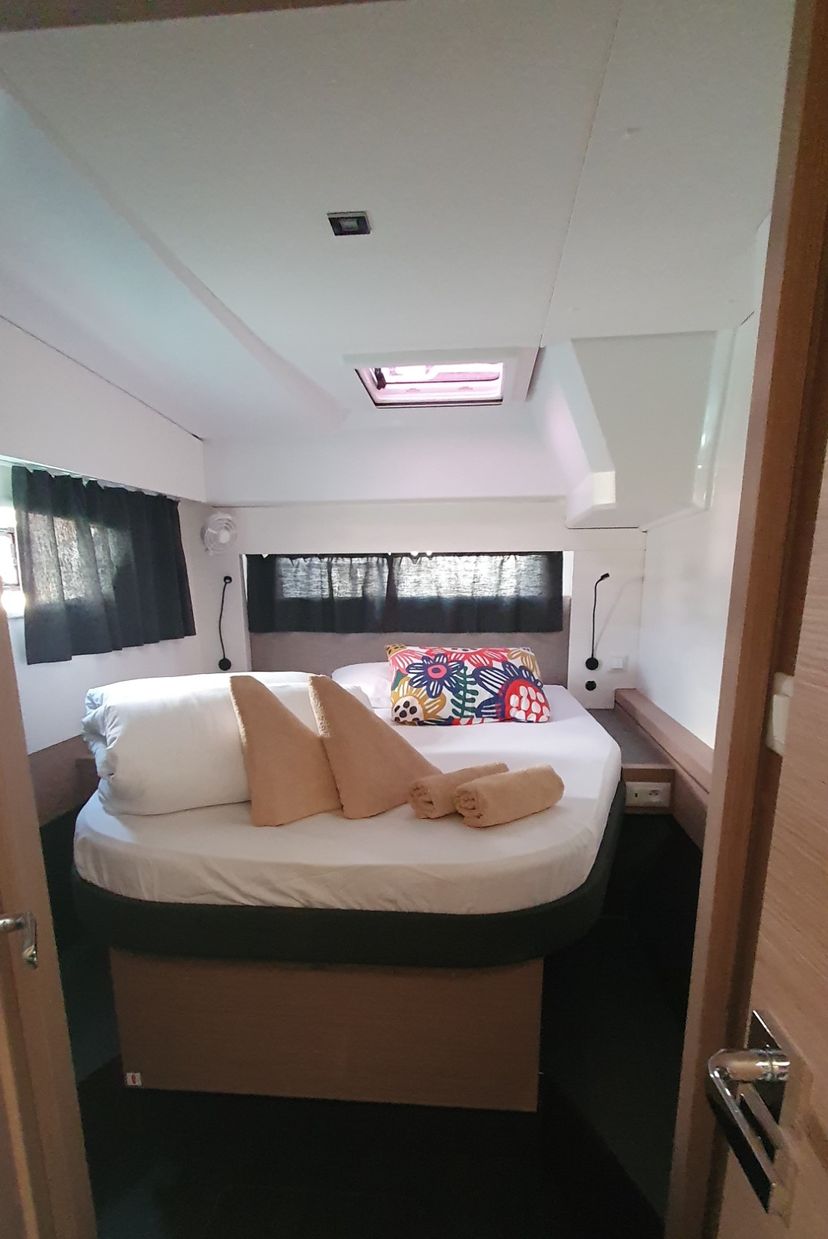 Fountaine Pajot 42 CRAZY DIAMOND