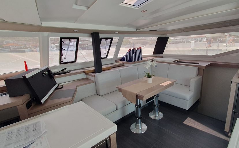 Fountaine Pajot 42 CRAZY DIAMOND