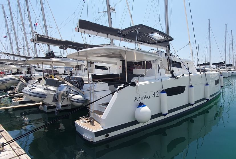 Fountaine Pajot 42 CRAZY DIAMOND