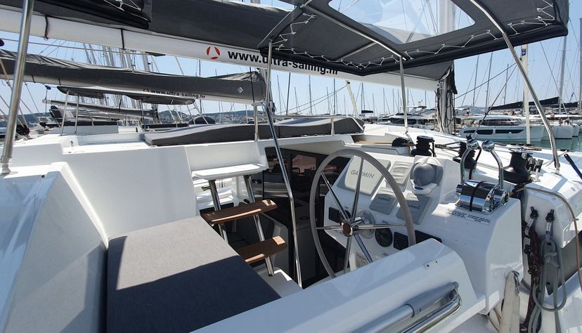 Fountaine Pajot 42 CRAZY DIAMOND