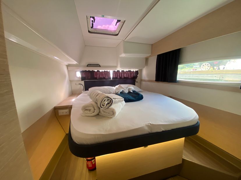 Fountaine Pajot 44 Peacemaker