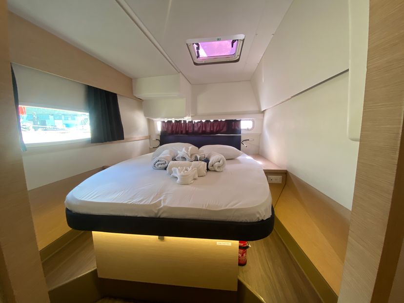 Fountaine Pajot 44 Peacemaker