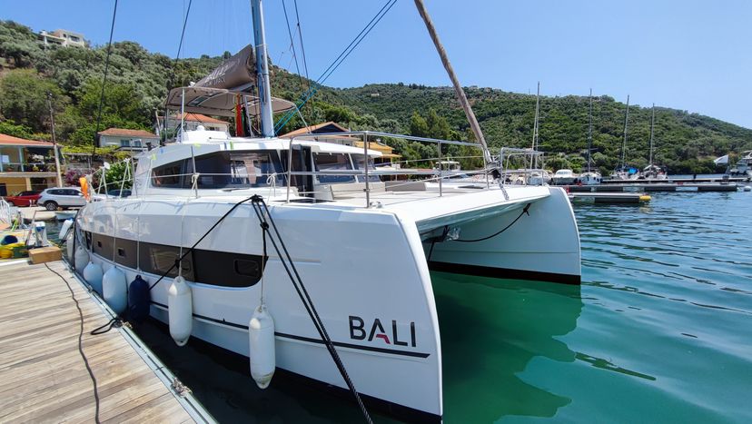 Bali Catamarans 4.2 SERENITY