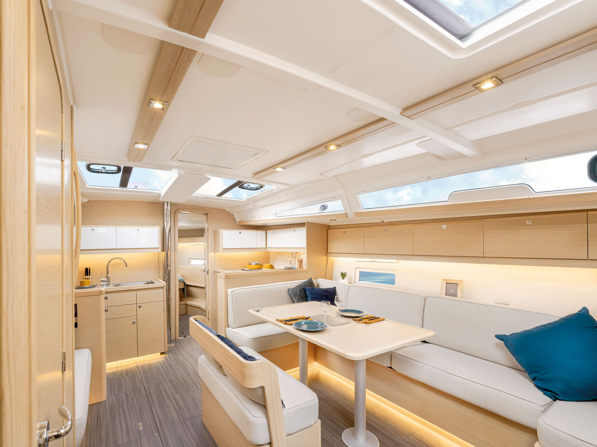 5682201680000104121_Nima_interior.jpg