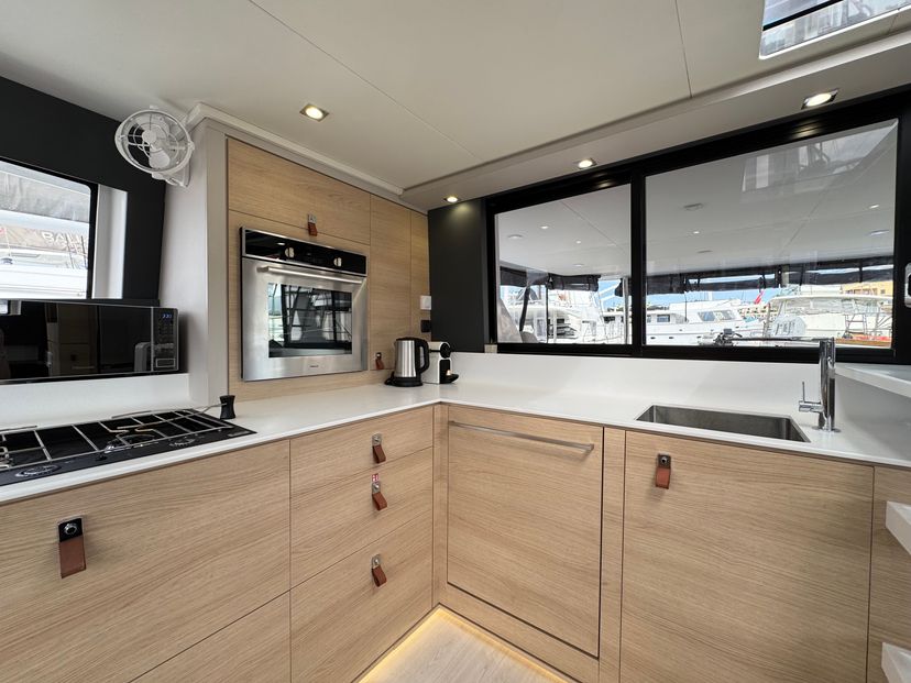 Aventura Catamarans Good luck