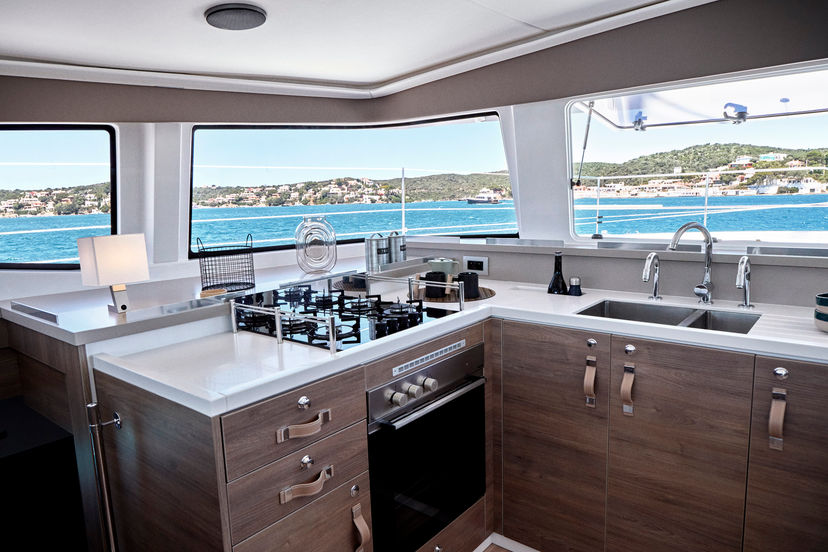 Bali Catamarans 4.4 KNOWKER #1