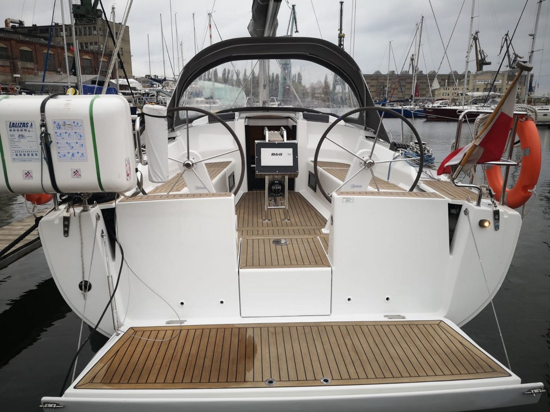 5710178450000106955_Hanse348_ext1.jpg