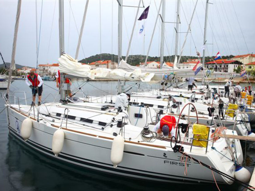 Beneteau FIRST 35 Leo