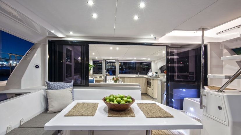 Leopard Catamarans 43 LEOPARD 43 PAULINE POWERCAT 