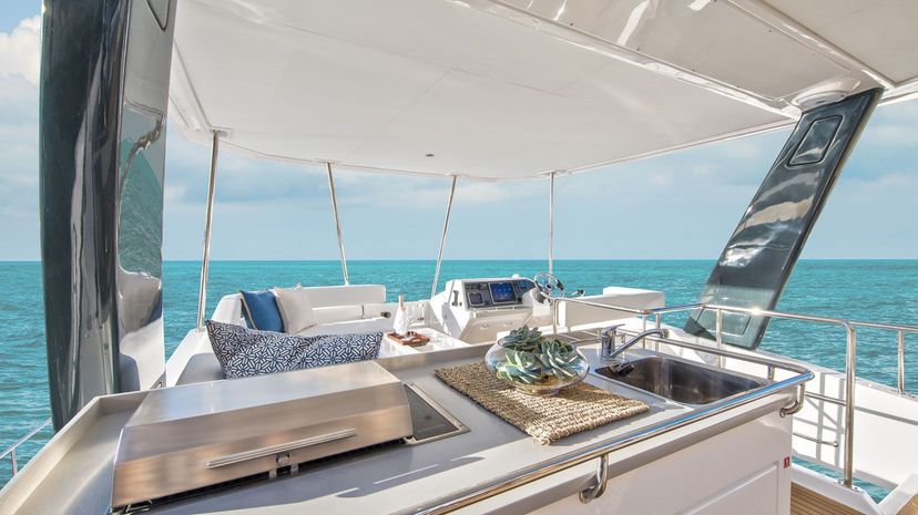 Leopard Catamarans 43 LEOPARD 43 PAULINE POWERCAT 