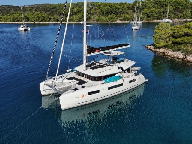 Lagoon 51 Twin Joy +
