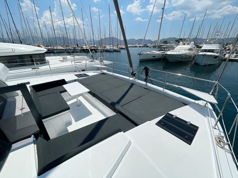 Bali Catamarans 4.2 Bella II