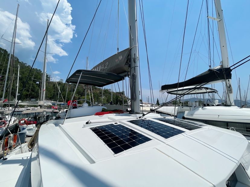 Bali Catamarans 4.2 Bella II