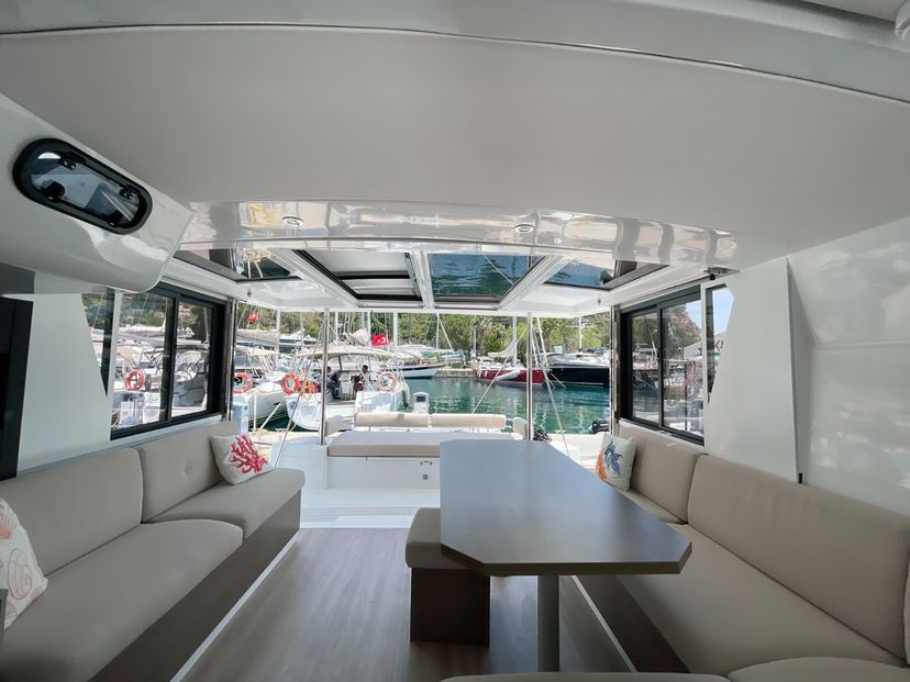Bali Catamarans 4.2 Bella II
