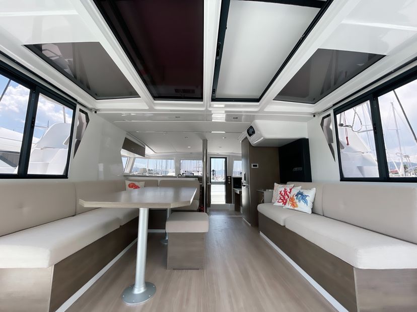 Bali Catamarans 4.2 Bella II