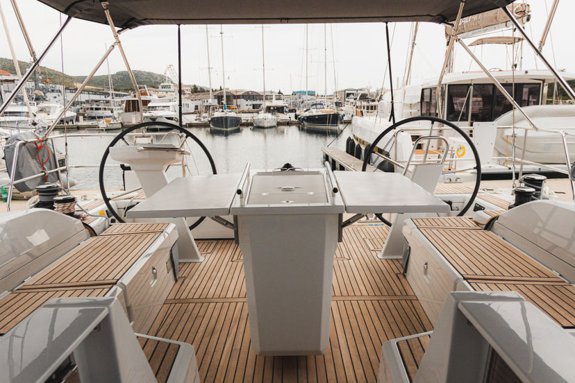 Beneteau OCEANIS 51.1 Panthata