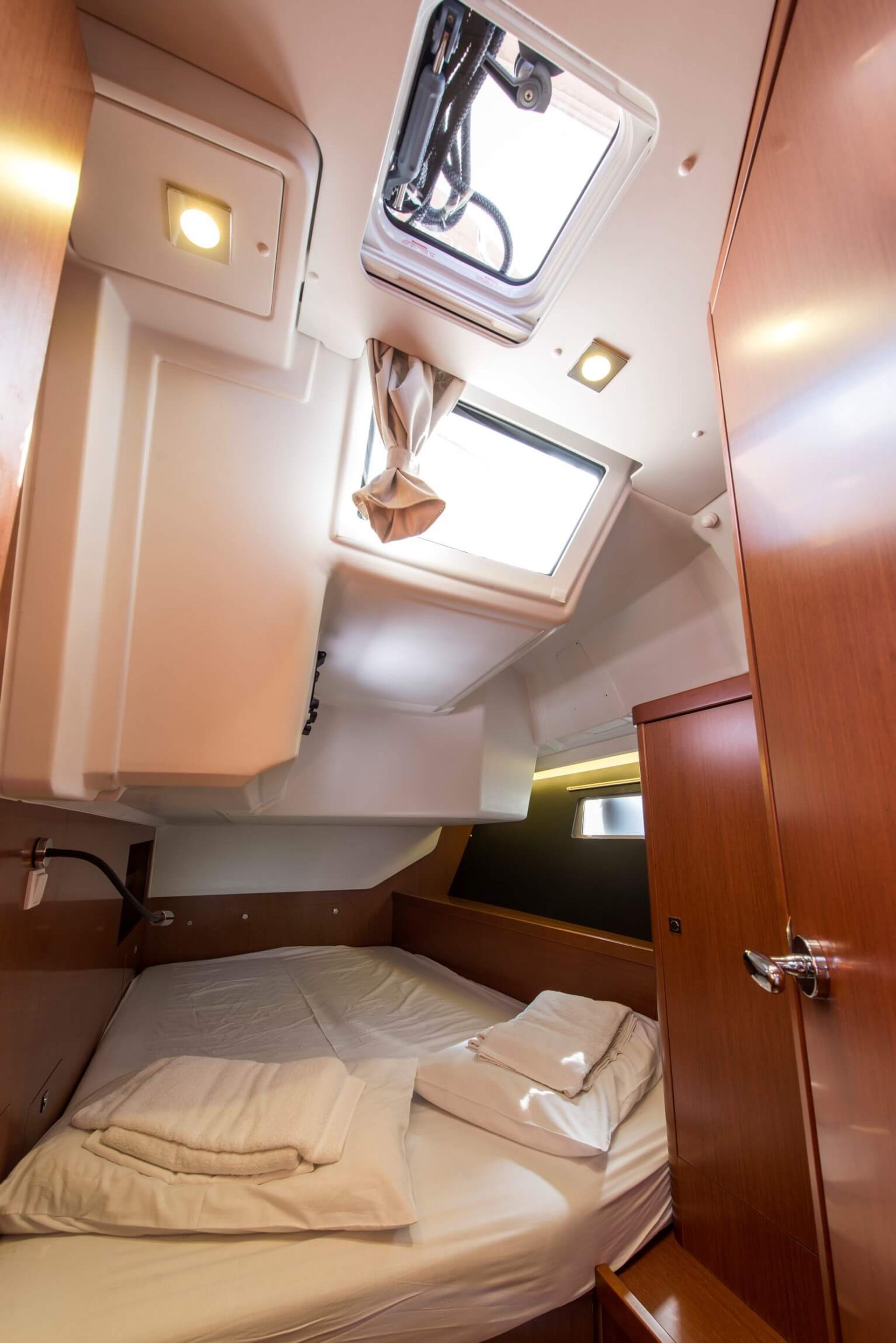 5950041557203541_rafaella-cabin.jpg