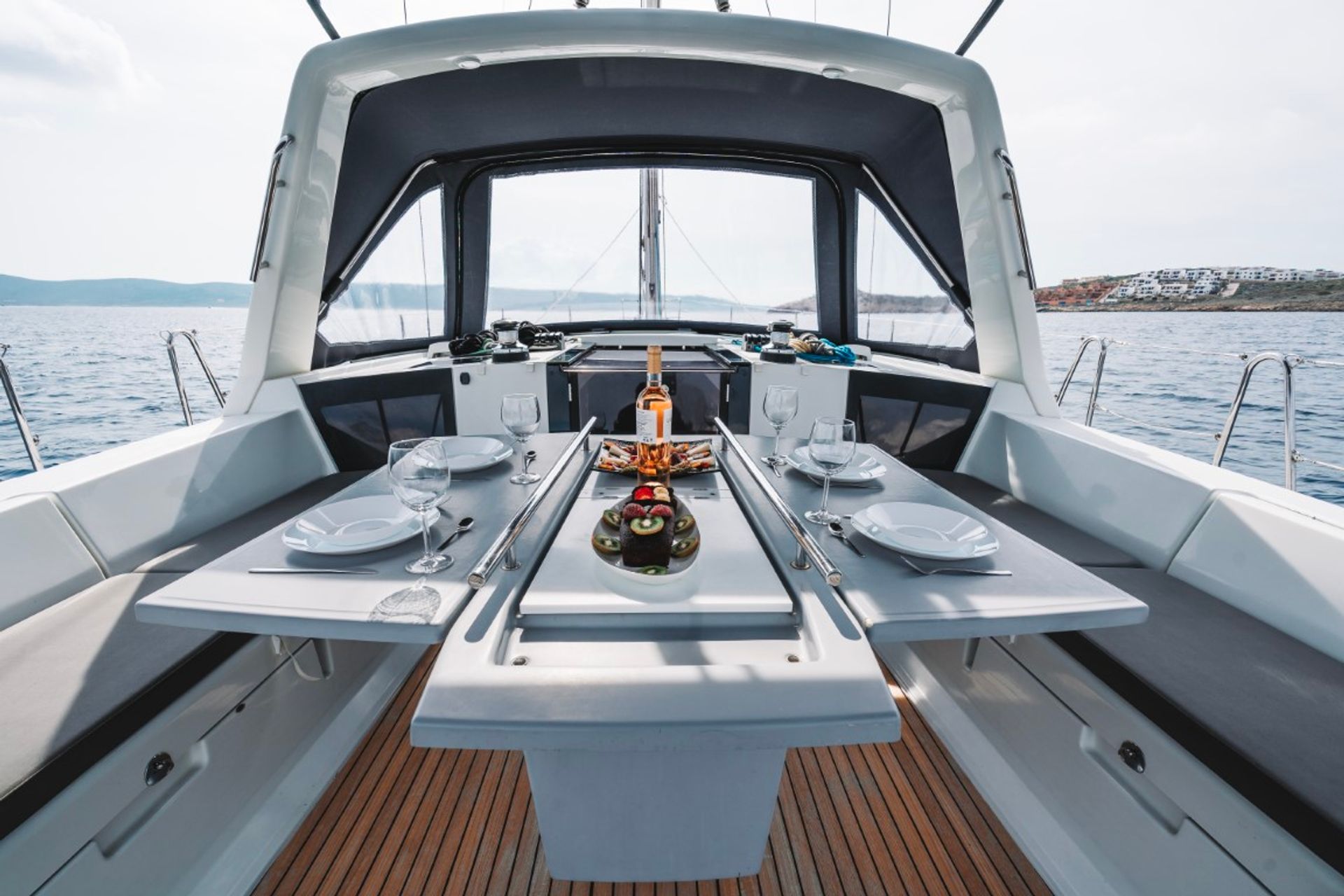5950061557203541_rafaella-cockpit.jpg