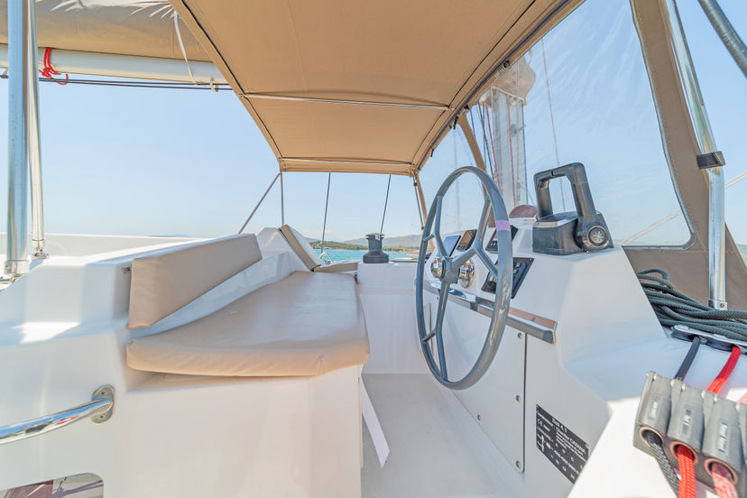 Bali Catamarans 4.1 Neusis