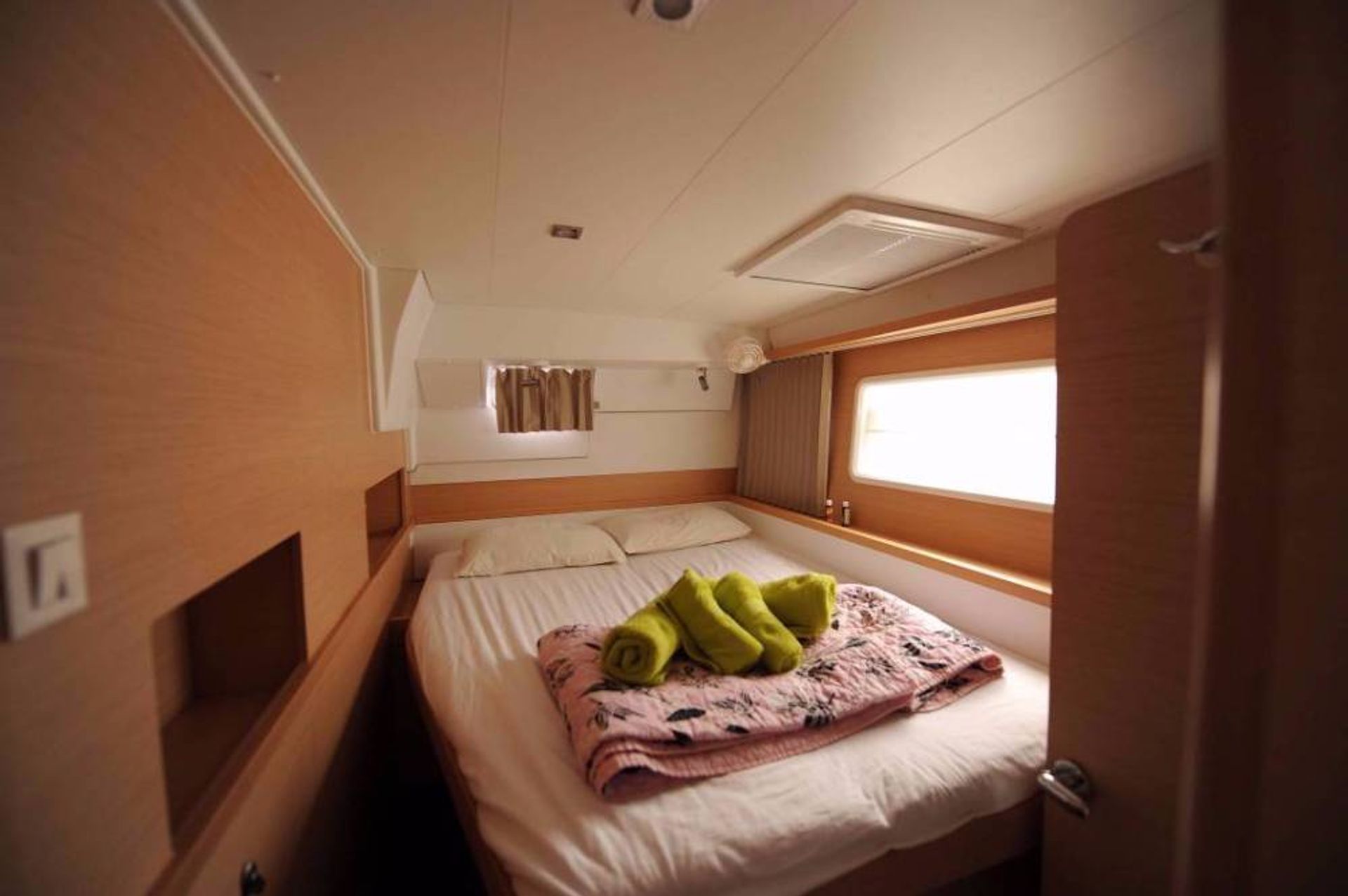 5984703870000102701_22.cabin.jpg