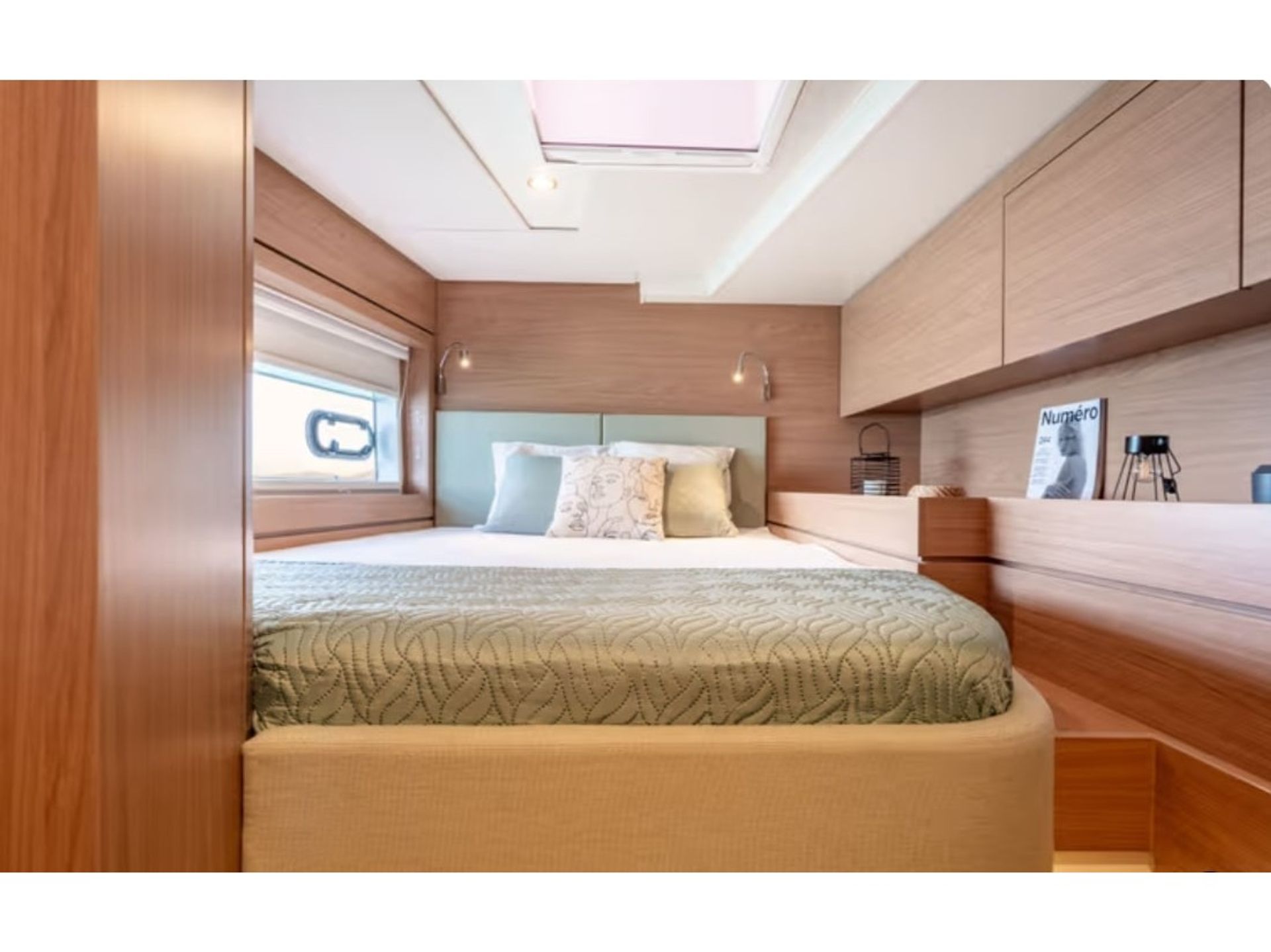 5998781383501135_CABINS.jpg