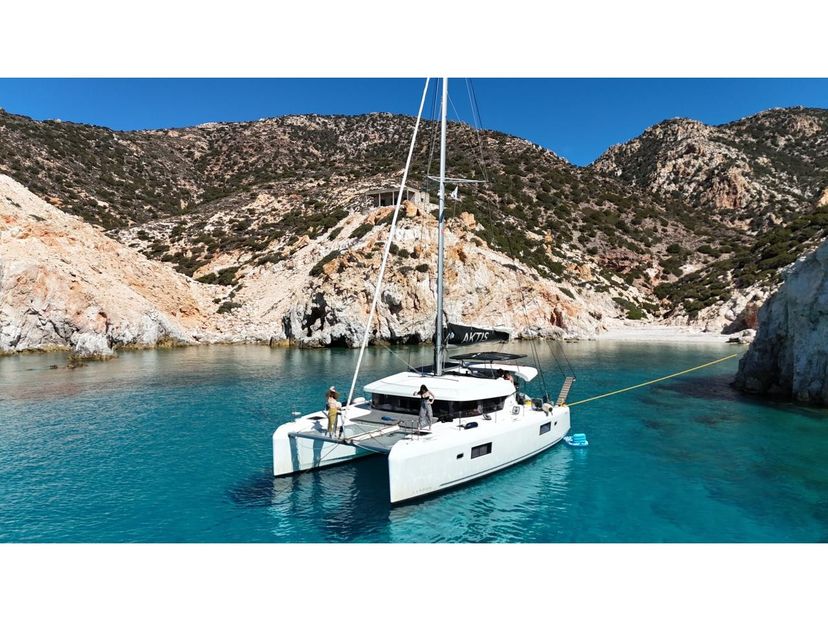 Lagoon 42 AKTIS (air condition, generator, watermaker)