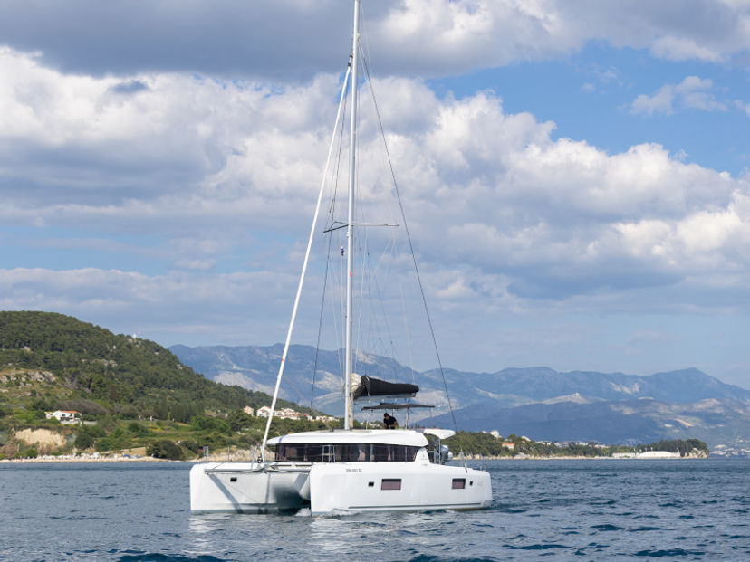 Lagoon 42 AVENTUS