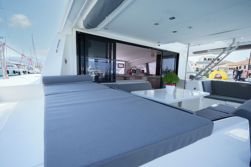 Leopard Catamarans 43 Horizon