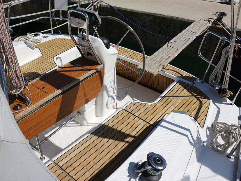 Bavaria Yachtbau CRUISER 33 MIRELLA