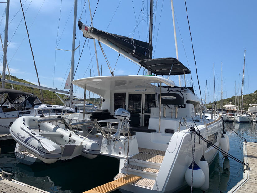 Lagoon 40 MONARCH 2020 (air condition, generator)