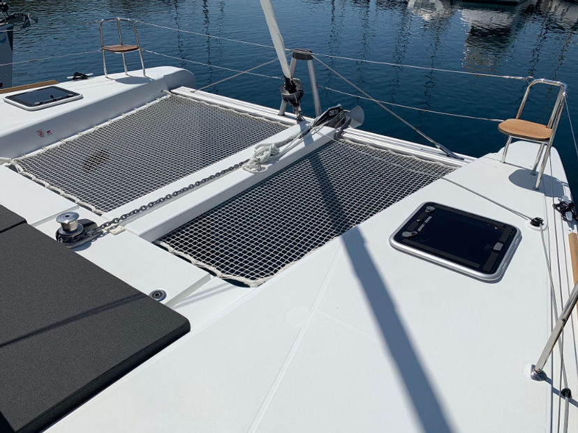 Lagoon 40 MONARCH 2020 (air condition, generator)