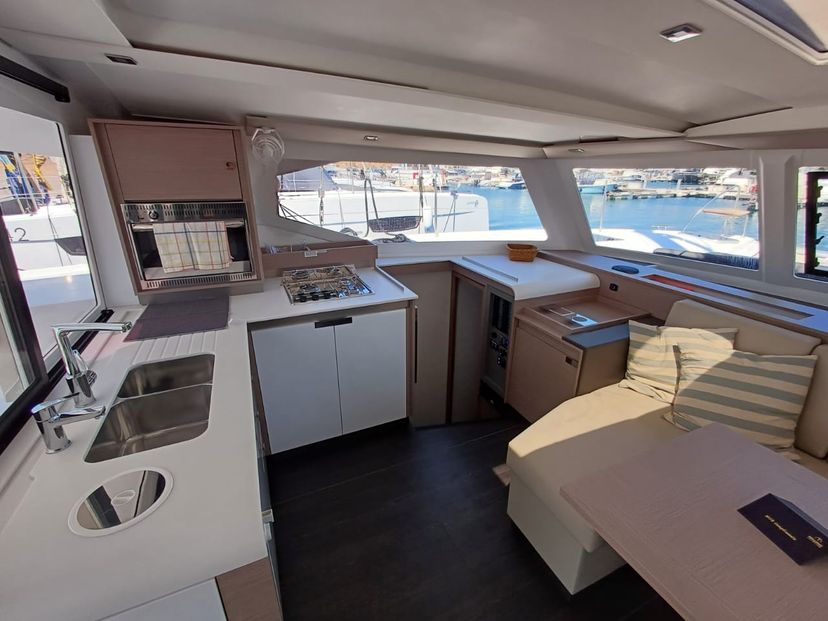 Fountaine Pajot 40 Emirel