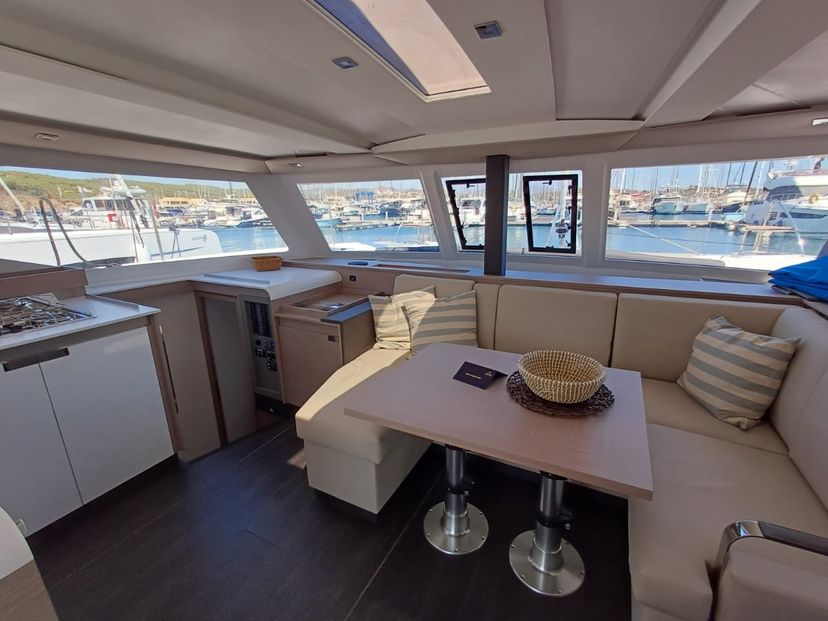 Fountaine Pajot 40 Emirel