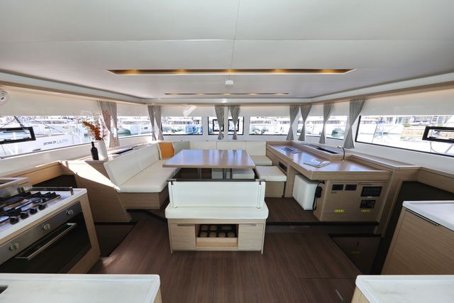 Lagoon 51 APOLON