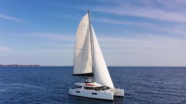 Lagoon 52 Queen of Diamonds (A/C - Generator - Refit 2023)