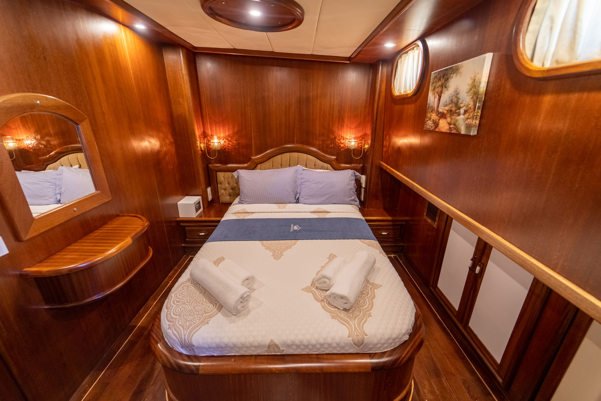 6172939390000103207_double_cabin.jpg