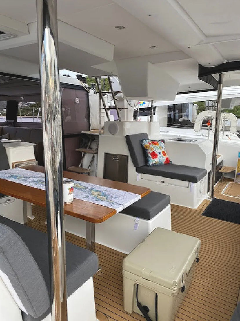 Fountaine Pajot 47 Parrot Ice
