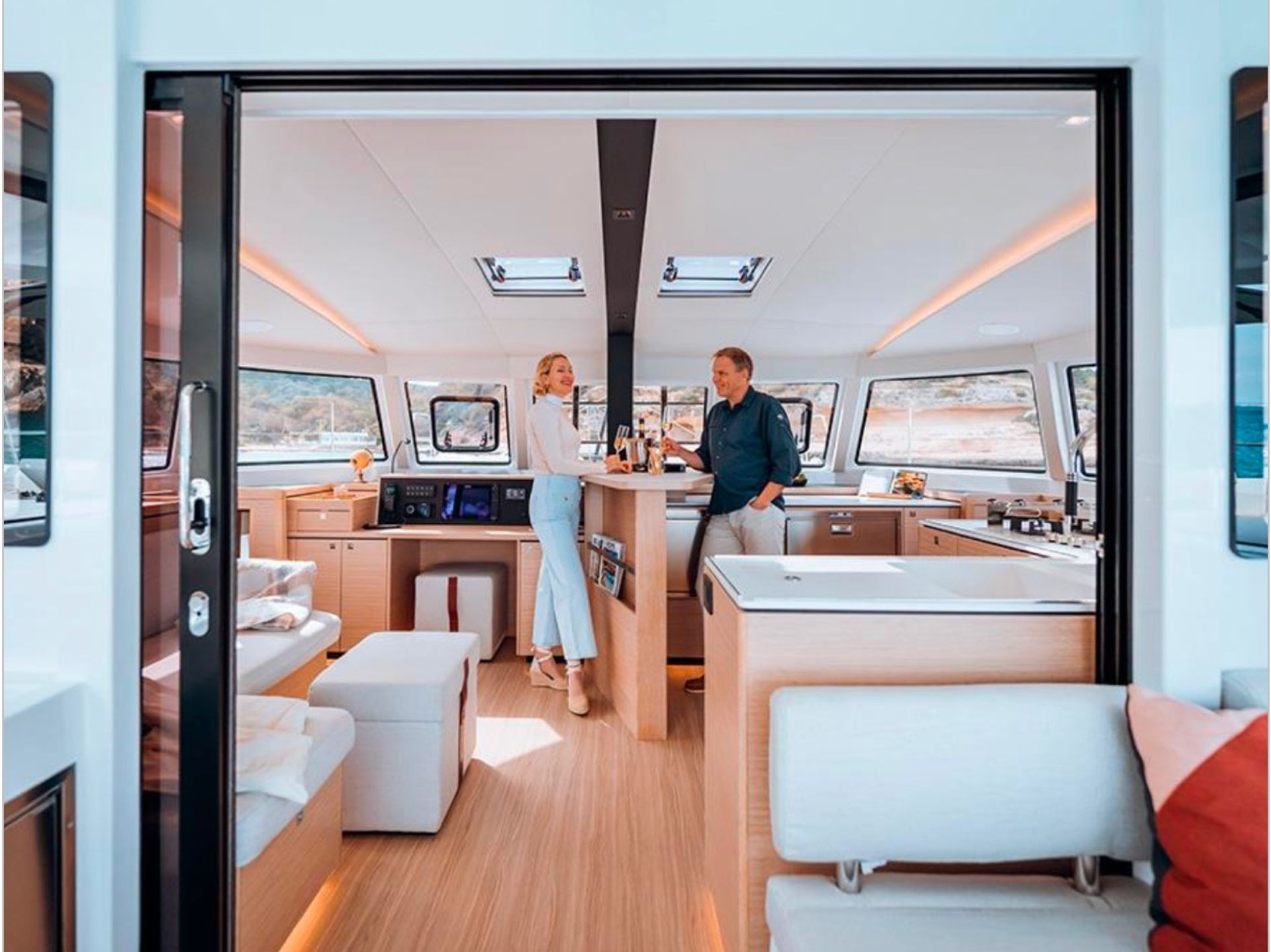 6196949610000102193_interior.jpg